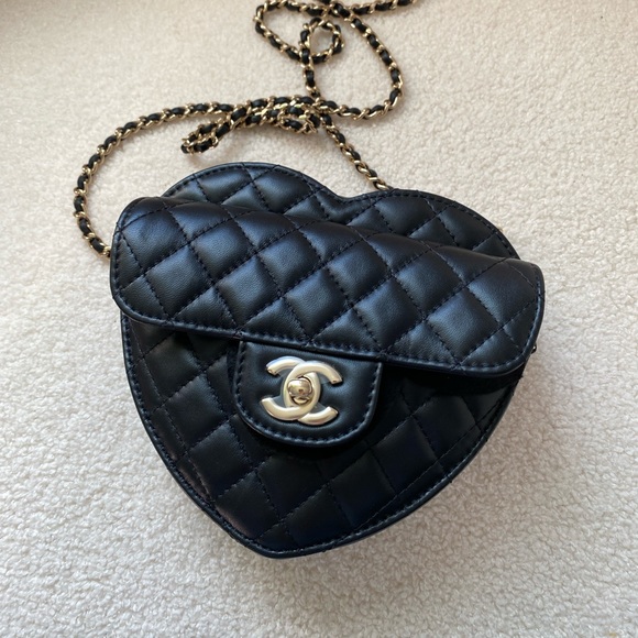 CHANEL Large Heart Bag black CC 22S Lambskin Leather Crossbody NEW Authentic - Picture 4 of 16